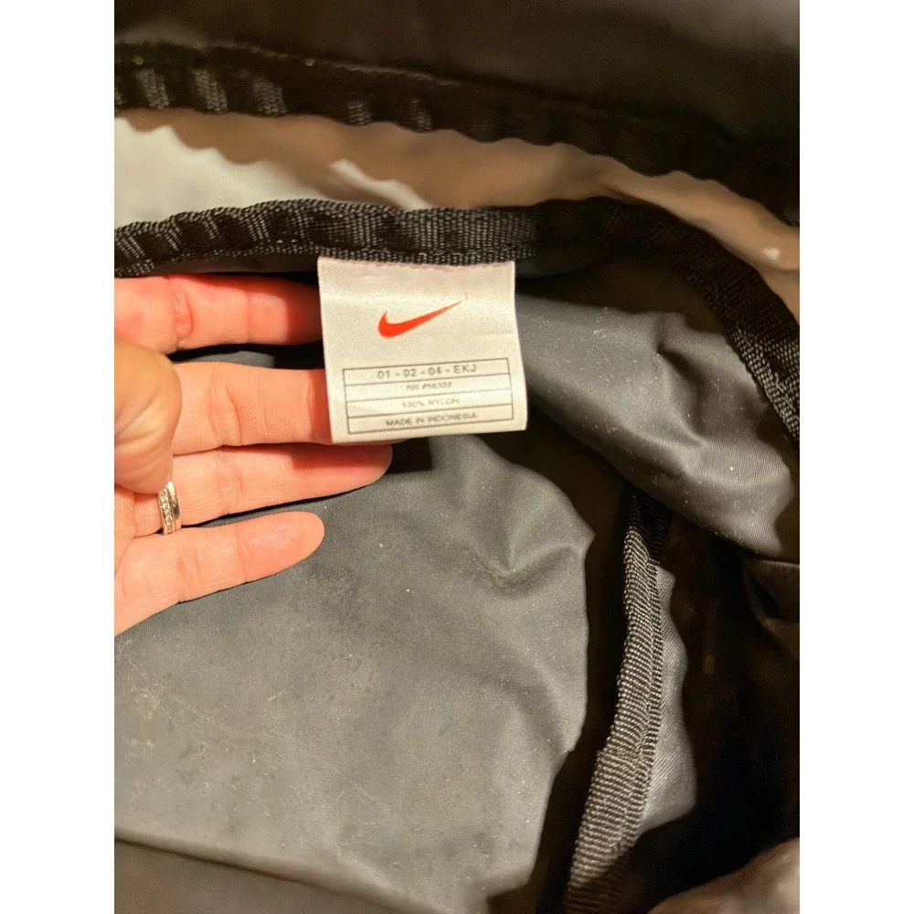 Nike Black Nylon Duffel Bag Reflective Swoosh Gym Travel Bag 01-02-04-EKJ y2k